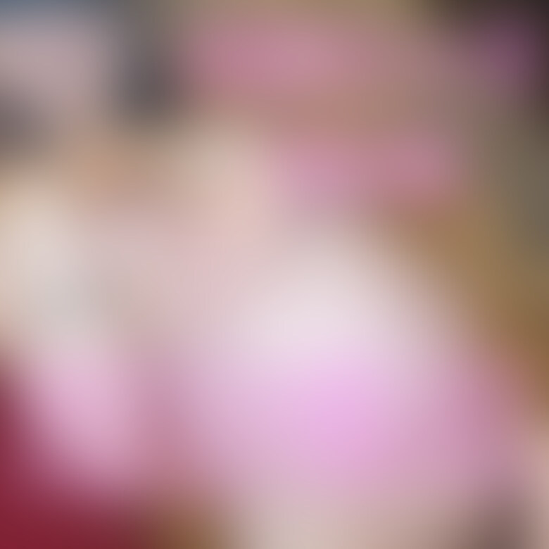 今回は妊娠9ヶ月(32週)22歳若妻妊婦に会ってきました。第一印象はとにかく笑顔が可愛かったです。
旦那さんとは妊娠してから一度しかしてないみたいで性欲はかなり溜まってるとか。
妊娠して性欲がかなり増して毎日オナニーが止まらないくらいえっちが好きで動画に出てくれました。
※藻座薄バージョン希望の方はDMください!
本数限定で販売中
待ち合わせの駐車場で
「外で露出とかしたことある?」
『ないです』
「じゃあ、ちょっとしてみようか?」
『はい、でも恥ずかしい、人来たらどうしよう、、』 (2/2)