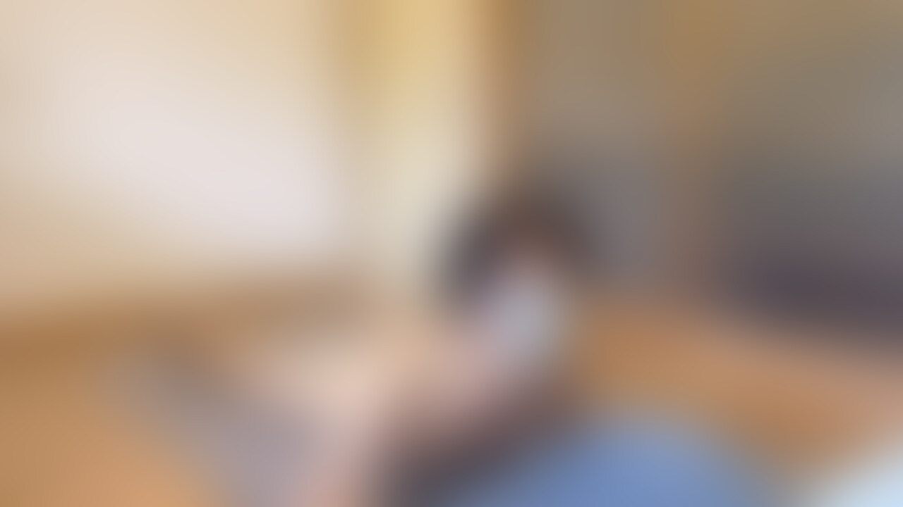 白目剥いて床オナ♡ ひたすら床にちん◯をグリグリ擦り付ける変態。 sample 1