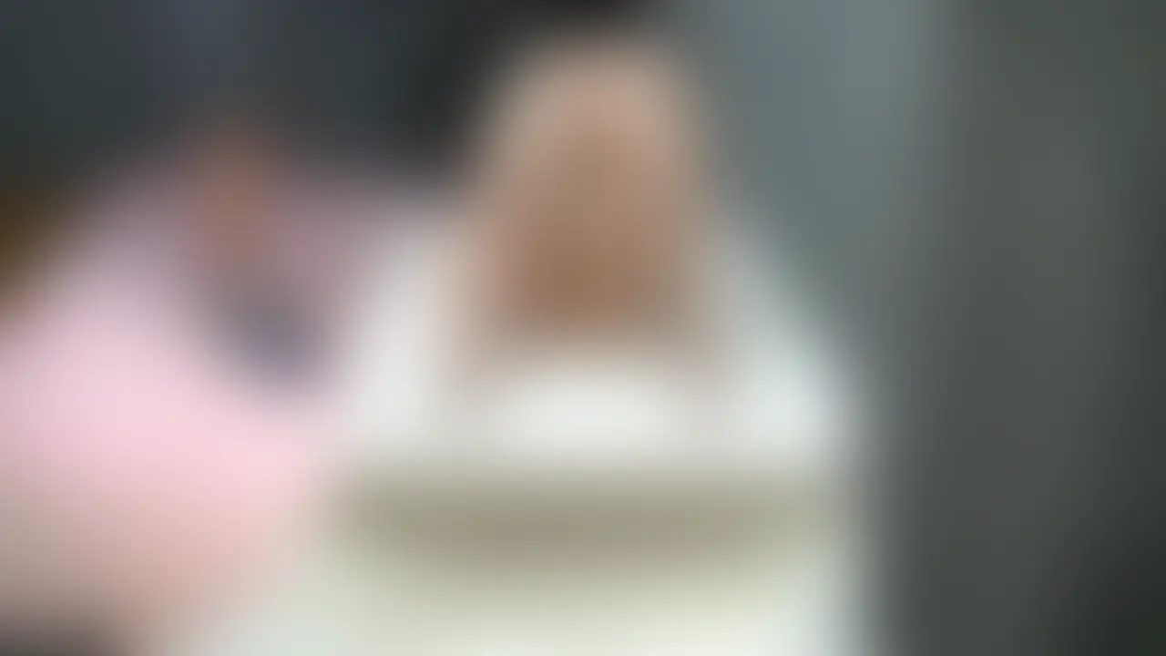 （特典映像）新人素人モデル、モモちゃん、ほぼ裸！マイクロビキニ&M字開脚&スケスケ撮影まで (2/2)