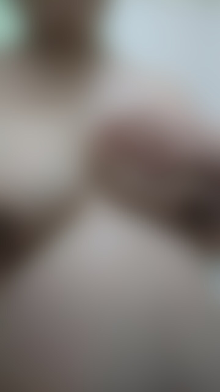 声を我慢しながら今日も乳首オナニー。○○○乳とよだれをこりこりの乳首に塗りつけて。声我慢してるけど、体はビクビクして何度か軽くいっちゃった… (2/2)