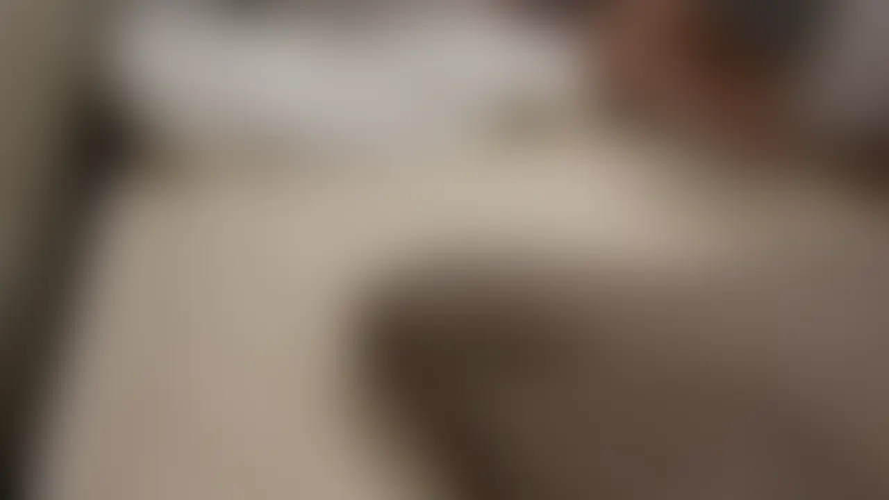 ベッドでのリラックスタイムを、上からのカメラでこっそり撮影🎶🥰
ゆりなの自然な仕草と、えっちでかわいい雰囲気を楽しんでもらえたら嬉しいです❤️ (2/2)