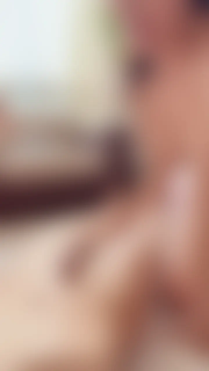 美人のお姉さま2人がフェラしながら時々キス (2/2)