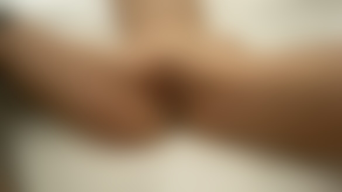 【22分】F美巨乳子を○○○させパイパンまんこに中出し
Fcupくびれ美巨乳子ちゃん。
セックス前に少しお○○○を飲むだけで○○○してしまい、どエロモードに豹変。
何度も何度も肉棒を押し込められ、奥にたっぷりと中出しされてしまう姿はエロすぎます。 (2/2)