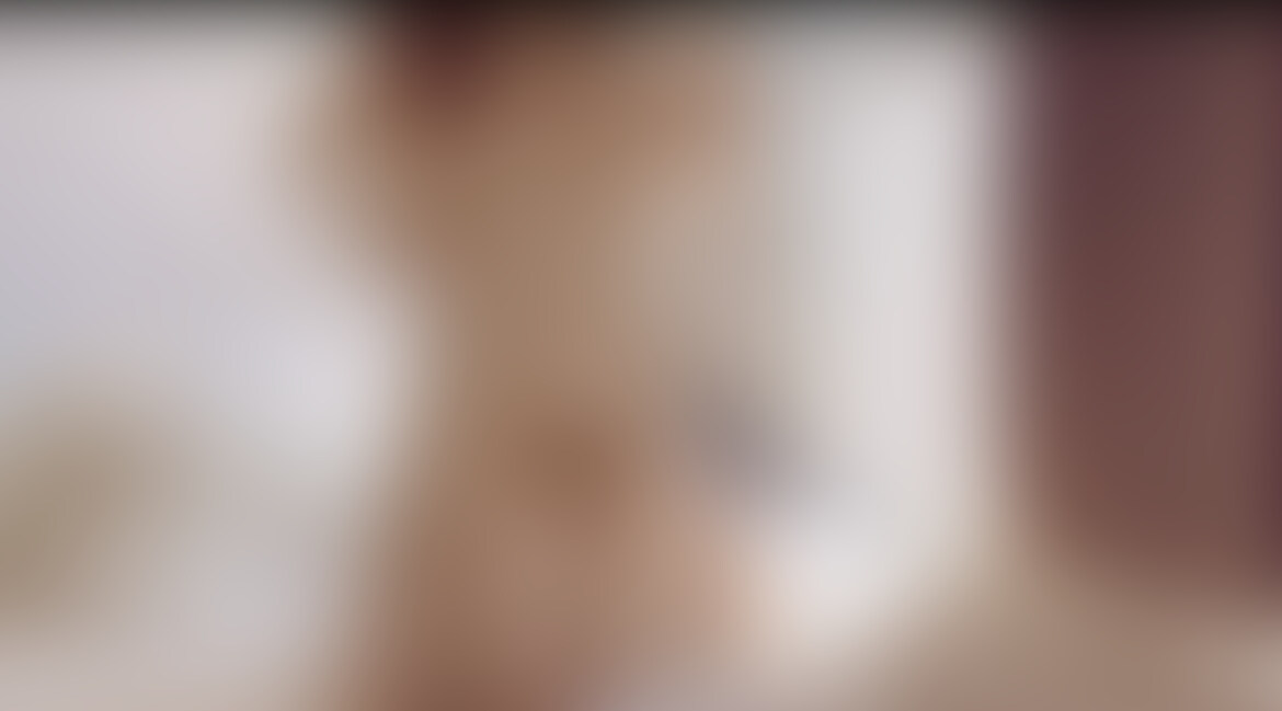 昼間からカーテン開けて外丸見えでエッチしちゃいました🙈💦
いつもより濡れてたみたい。
コレ見て絶対シコシコしてね🧡 .*゜ (2/2)