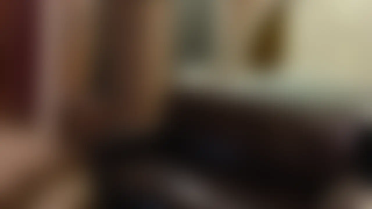 【単品販売】
※主観視点横動画フルバージョン
ゆりちゃんは手足もすらっと長過ぎるスレンダーでモデル体型なので、これは人気が出そうな予感がしますw
メンズエステは完全に未経験だったので、まずは僕がゆりちゃんにマッサージをしてお手本を見せます。
こんな美女のスベスベ美肌を触り放題なんて最高すぎますww
メンズエステの店長やってて良かったと心から思った瞬間です。
せっかく触り放題だったので、普段触れないスベスベの足とかお尻だけじゃなくてオッパイもしっかり触りますw
マッサージをしてあげていたら、ゆりちゃんの身体がビクビク反応していたので気持ちよくなっているのかもしれませんwww
身体でマッサージを覚えたと思うので、今度はゆりちゃんにマッサージをしてもらいます。
少し慣れない手つきでマッサージをしてくれるので僕までドキドキしますw
手つきは初心者らしいですが、ゆっくり丁寧な動きで心まで癒やされます。
スベスベの手にマッサージされるのは気持ちいいですが、カエル足になると段々とエロさが増していきますw
四つん這いではチンコを丁寧に両手で包んでくれたり、お尻の穴もじっくり触ってくれて、丁寧で上品なマッサージの中にエロさが溢れすぎてますww
仰向けになったら足から丁寧にマッサージ。慣れてきたのか手つきが上手になってきてます。
鼠径部に近づいてきたらすぐにチンコを触りだしますww
紙パンツを脱がした後はねっとりしたチンコマッサージが始まりますw
触り方が上手すぎるし、ねっとりした触り方が気持ちよすぎて、まるで手が生きてるみたいに絡みついてきますw
これはハマってしまう…
気持ちよすぎたので、もっと顔を近くで見たくなったし密着してほしくなったので添い寝をしてもらいましたw
添い寝をしながらのチンコマッサージも上手でしたが、乳首を舐めながらの手コキはヤバすぎるぐらい気持ちよすぎましたww
鼠径部集中マッサージも覚えてもらおうと足の間のポジションに戻ってもらってチンコマッサージ再開。
めちゃくちゃゆっくりしたマッサージが色気ヤバすぎて、気持ちよすぎて頭がとろけそうになりますww
こんな可愛い顔を見ながらチンコマッサージと乳首マッサージなんてされたら我慢できる人なんていませんwww
乳首マッサージとチンコマッサージの合せ技が気持ちよすぎて搾り取られてしまいましたwww
見た目はキレイ系なのに、ゆっくりした丁寧すぎるマッサージが気持ちよすぎていつも以上にザーメンが出てしまいましたw
これは絶対人気が出まくる逸材だと思いますw
エロポテンシャルが高すぎるので、もっと色んなことを教えていこうと思いますw (2/2)