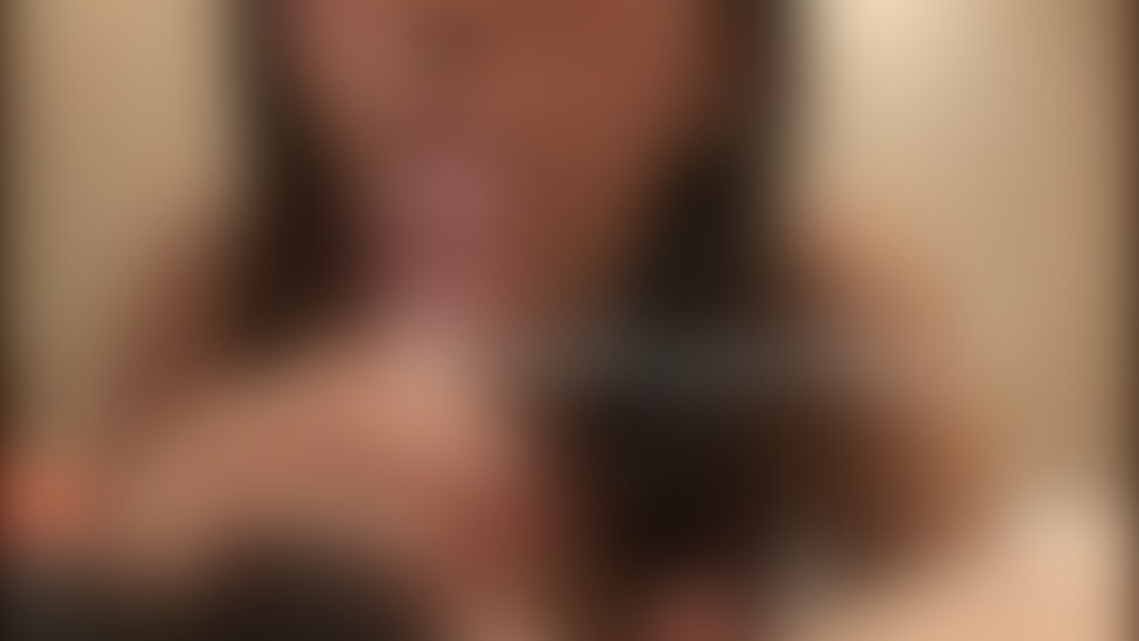 淫乱痴女OL（38分39秒）

毎回会う度にセクシーなTバックで男を悦ばせる術を熟知している美女さん✨

今回ボクに舐めてもらいたくてパイパンにしてきてくれました😍

ソープばりの洗体で勃起ち◯ぽシゴきから始まり、笑顔でアナルまで舐め回してくれて極上の生SEX🙈💕

一滴残らず搾り取られちゃいました😇 (2/2)