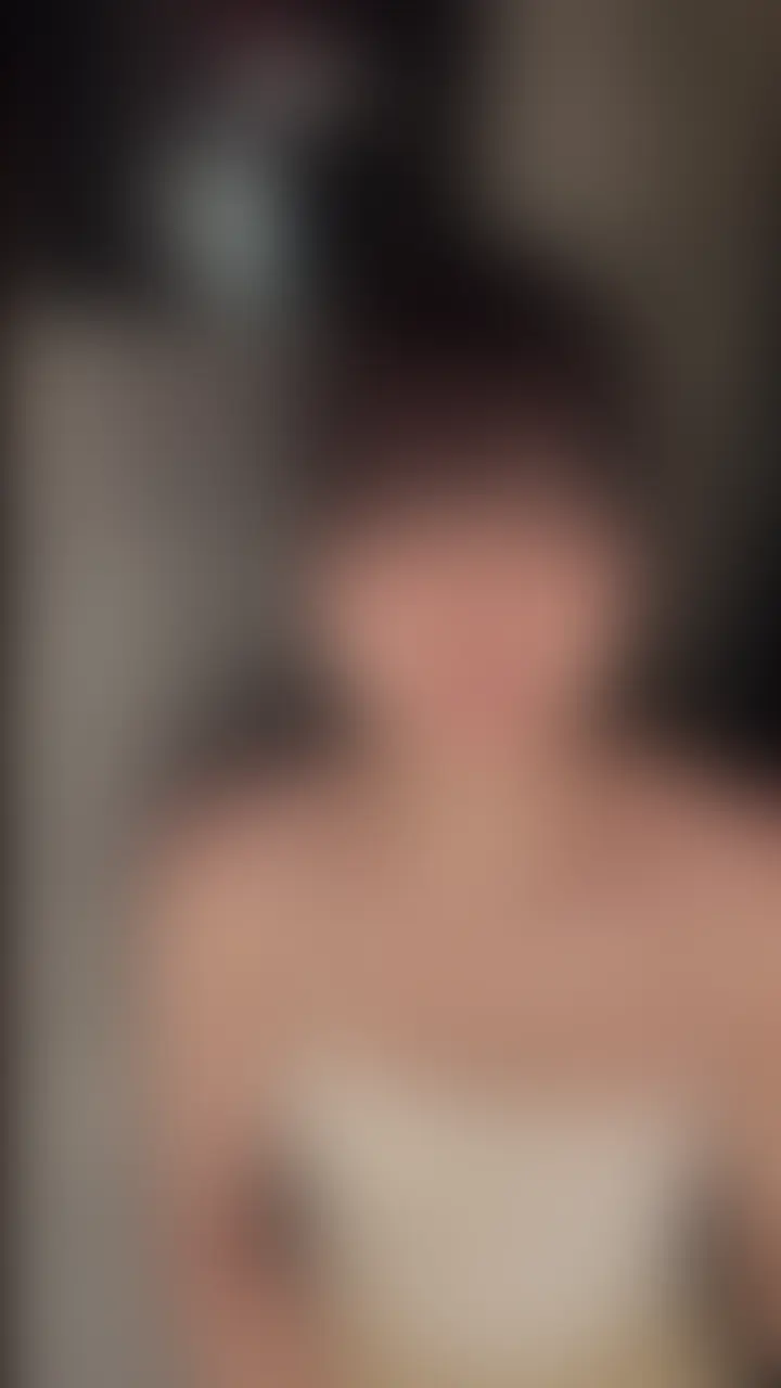 右上の「いいね❤️」を押してから見てくれると嬉しいな☺️
お風呂でおなにーしちゃいます…😘 (2/2)