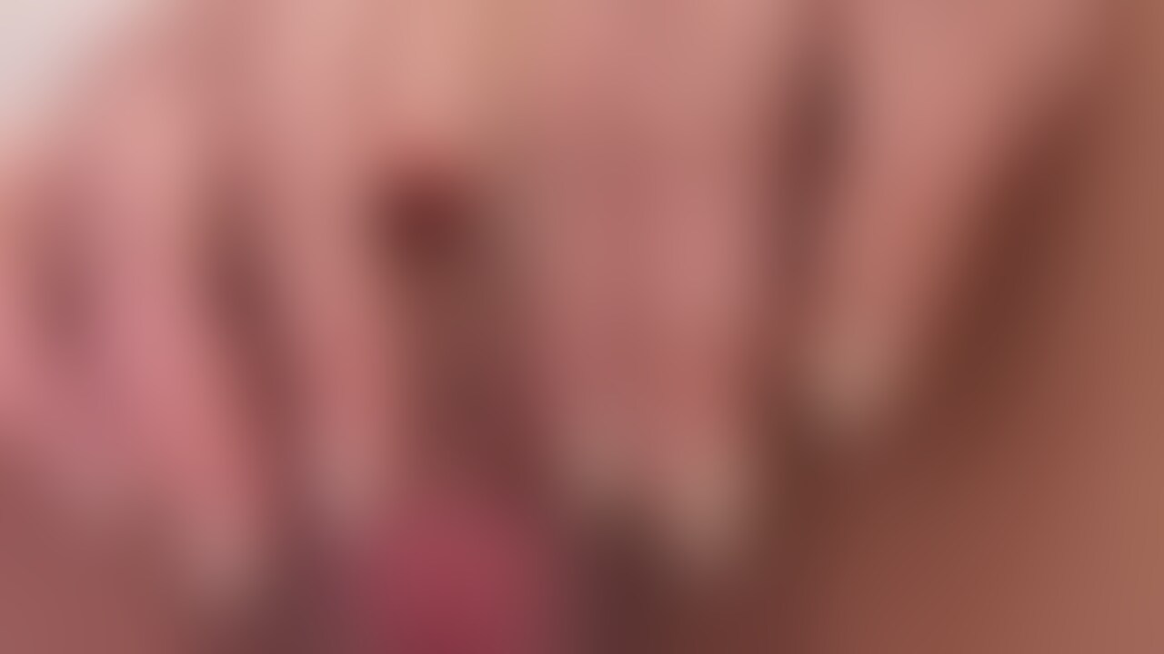 パイパンに剃毛後ドアップで指オナニー♡2本で白い愛液垂らしちゃった//
↑の高画質フル動画です😌💕 (2/2)