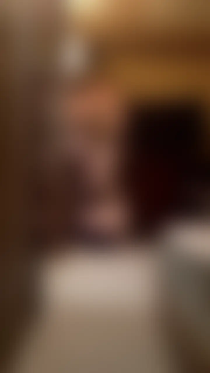 旦那さんに首輪をして奥さんのお口を楽しんできました。
思っきり引っ張って旦那さんを苦しませながら奥さんのご奉仕を受ける快感は癖になりそう笑 (2/2)