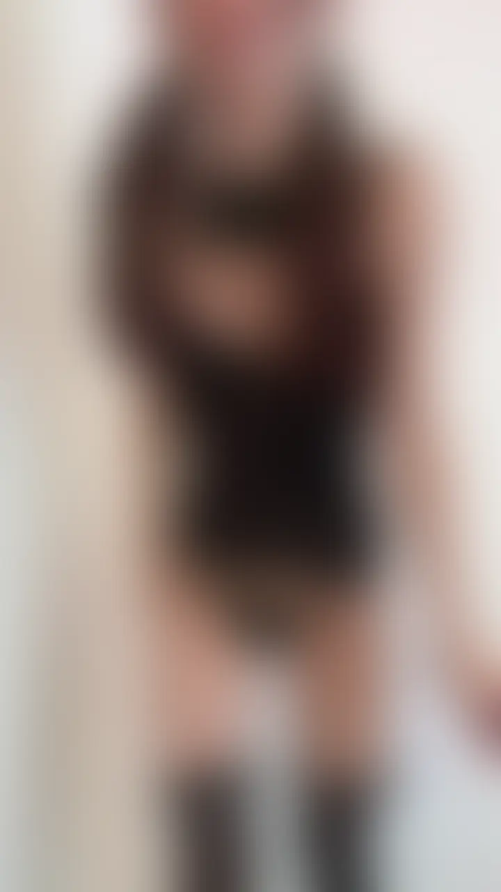 お疲れ様です、ももかです。

新しい動画は、ちょっと大人っぽくてエッチなコスプレでオナニーしちゃいました。

今回は黒いバニーのコスプレ衣装を着ながら、下にローターを当ててそのまま立ちオナニーで限界までイキまくっています。

いつもと全然違うハイレグな衣装を着ているだけでなんだか変にドキドキしちゃいました、

OLの日常オナニー、恥ずかしいけど、じっくり見てください。 (2/2)