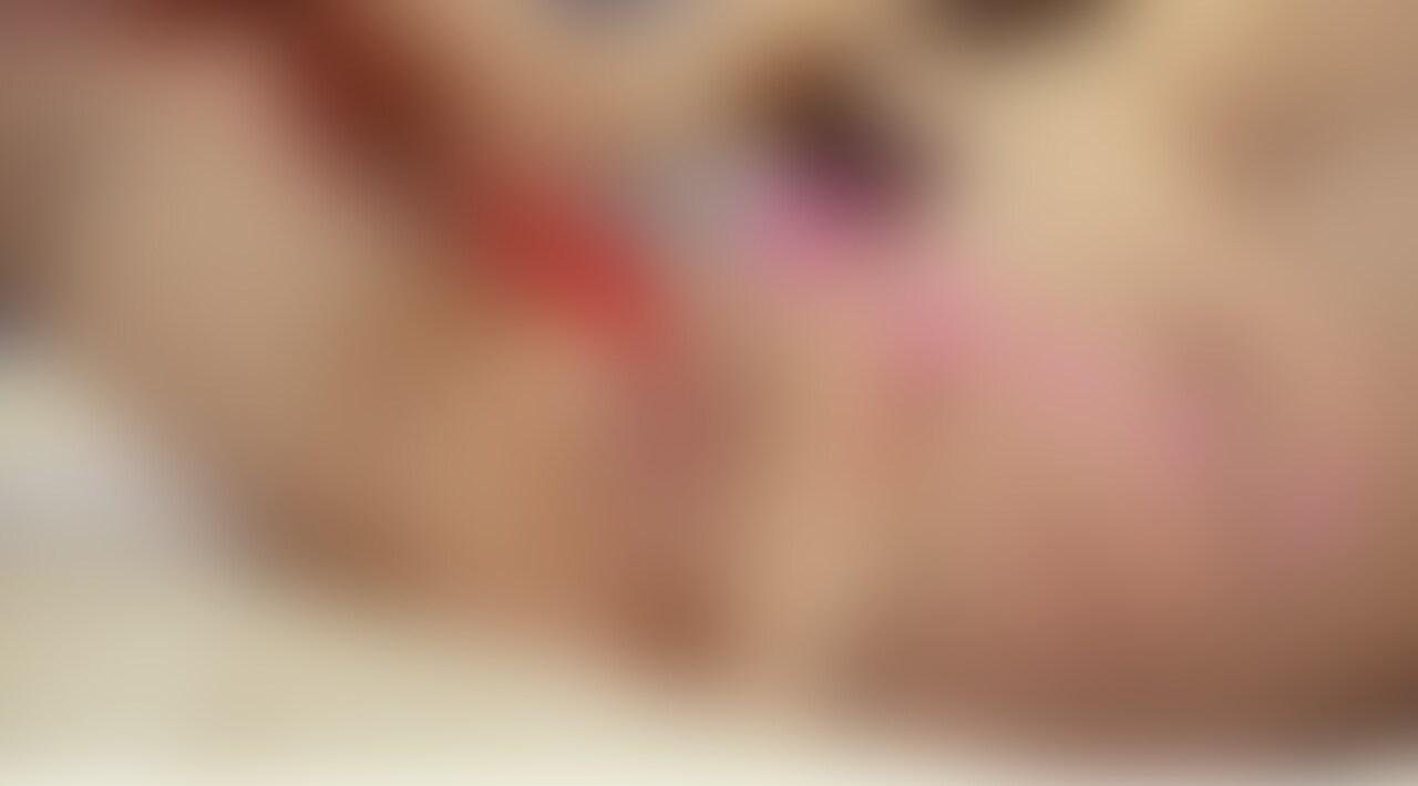 デュルドやバイブ、クンニで最後は手マンでたくさんイッちゃいました。たくさん漏らしちゃうところを見てください。 (2/2)