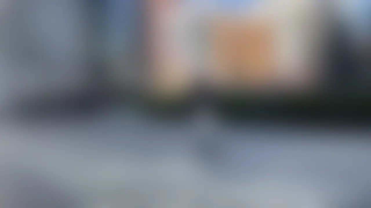 沙織です( ⁎ᵕᴗᵕ⁎ )
動画を見てくださり、ありがとうございます。

XやInstagram,記事でもお話ししましたが、
33歳の誕生日にも夫に浮気され、私の中で何かが完全に吹っ切れました。

今月は夫を想って淫らな動画は撮らないつもりだったのですが、私を放置する夫よりも、私を女として求めてくれる皆さんに喜んでほしくて、思い切り乱れた姿を撮影してきました(。﹏。)

前半はデート編です。
待ち合わせをして、カフェで一緒にケーキを食べて。
目黒川の桜はまだ全然咲いていなくて残念だったけど、夜の焼肉でお酒を飲んで、すごく楽しい時間を過ごせましたஇ௰இ

すっかり酔っ払った帰り道、以前から試してみたかった潮吹きに挑戦するためにコンビニでポカリを買って、ホテルへ向かいました。
泊まったホテルは壁が薄くて、隣の部屋の喘ぎ声が聞こえてきて、なんだかすごく興奮してしまって。

サウナでしっかり整った後、お湯とポカリを飲んで潮吹きに挑戦しました。
結果は失敗してしまったのですが、すごく気持ちよくて激しく果ててしまいました(恥)

その後は、買ってもらったレギンスを穿いて、立ったまま指で激しく痙攣するまで愛撫して。

最後は、以前YouTubeのビンゴ大会で景品になったコスプレ衣装に初めてお着替えしました。

極太のディルドを使って、正常位、騎乗位、後ろからと、色々な体勢で奥まで突いて、バイブも同時に当てて何度も絶頂を迎えています。

翌日は別の場所で綺麗な桜も見ることができて、本当に大満足の撮影旅行になりました。夫に捨てられた私の身体を、計1時間24分の長編で、最後まで隅々まで愛してください。

※早期購入者特典も用意しているので、ぜひ受け取ってくださいね( ⁎ᵕᴗᵕ⁎ ) (2/2)