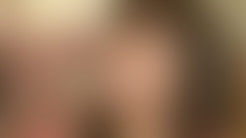 ★激カワひよこ　性欲処理として、イラマチオで大量顔射！

またまた来ました～！

何も知らないひよこにフェラチオさせながら
次第にイラマチオで性欲処理させる。

ガンガン口に肉棒を押し込む。

口から離れると唾液がダラ～ンと垂れる。

ハァハァ言いながらも、また口の中へ。

そして、ラストはその美顔に大量顔射！

しかもその後の対応がイイ！

必見です。

時間：11分59秒
タイプ：ハイビジョン画質
サイズ：512 x 288
ビットレート：722kbps
形式：MP4形式 (2/2)