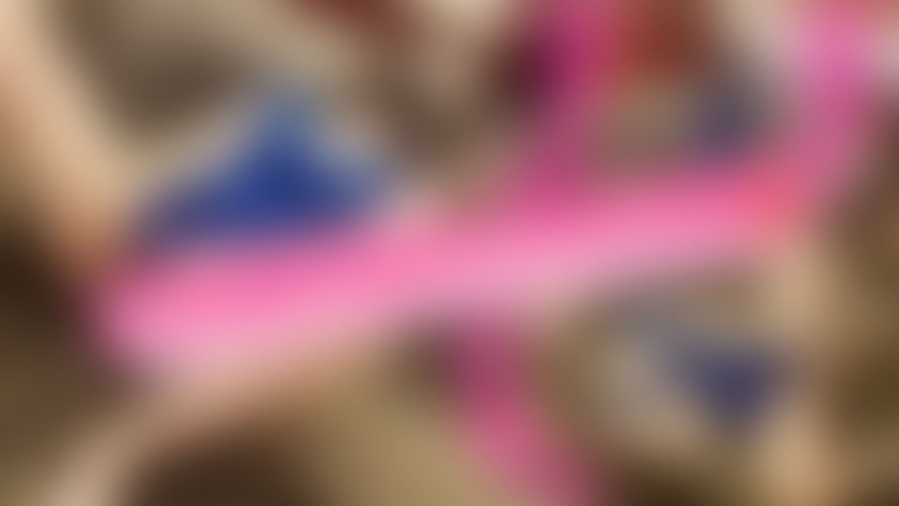 特大ディルドで正常位おなにーしてみた💕
おっきなディルドくんをじっと見ながら優しくなでなでしてたら、すぐに入れたくなっちゃって正常位で挿入!
さすがに変態すぎだよね…
えみんのまんこはちっちゃいから、ゆっくりゆっくり入れてあげたの
そしたらジャストフィットしてそこからはもう快感✨
どんどん気持ちよくなっていくえみんをみてほしいな💕
I tried missionary position with an extra large dildo💕
As I was staring at the big dildo and stroking it gently, I immediately wanted to put it in, so I inserted it in the missionary position!
It's really too ○○○ed…
Emin's pussy is small, so I put it in her slowly and slowly.
Then we intertwined and from there it was already a pleasure ✨
I want you to see Emin getting more and more comfortable💕 (2/2)