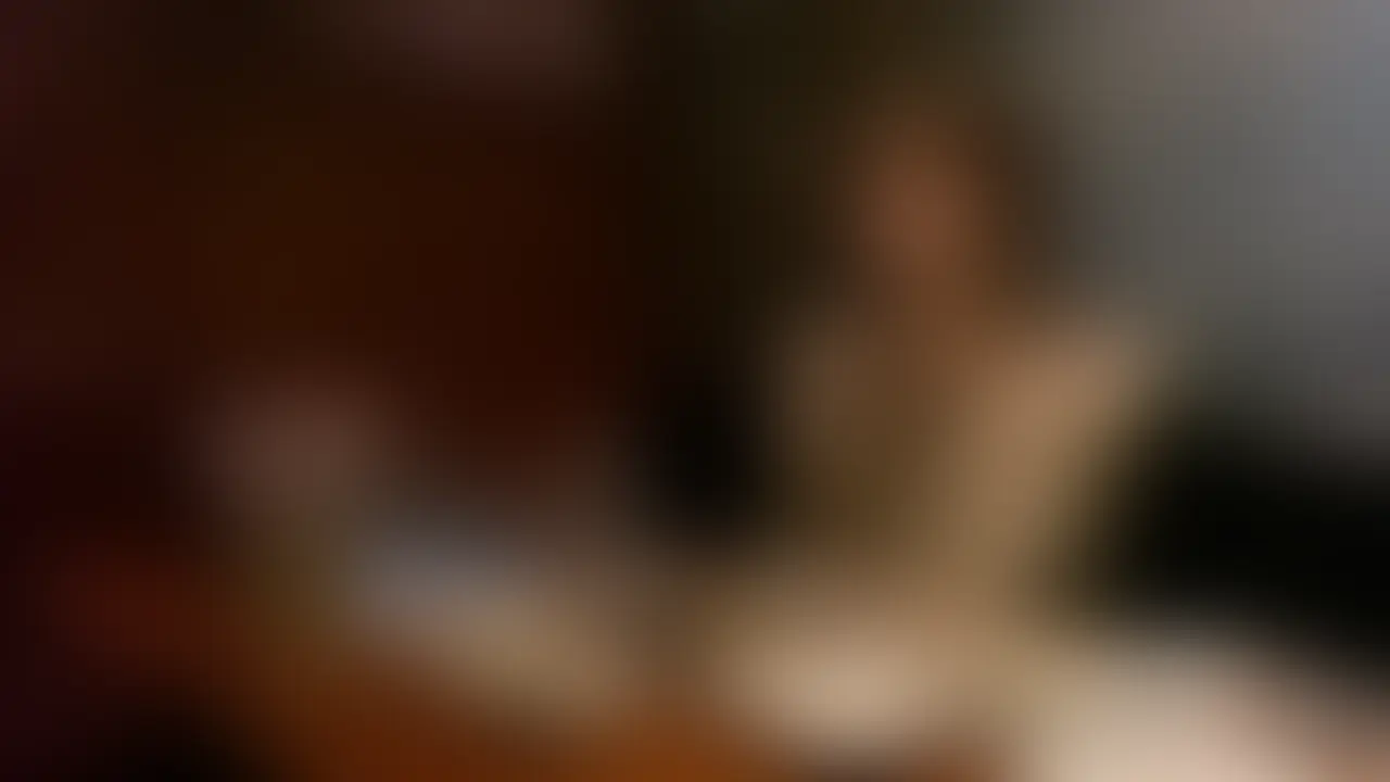 セフレに目隠しして内緒で他人棒呼んだら修羅場になったw
居○屋で夜ご飯。おさけも入って俺既婚者だけどずっと一緒にいたいと言って困らせました。
笑顔でくだらない話を真剣に聞いてくれるイイ子です。
そんな彼女の為に用意した夜景の綺麗なホテルに移動。彼女にもう一つプレゼントが。
SNSでお願いした他人棒。目隠しプレイで気づかないかなと思ったけど気づいちゃいますね。
目隠しを取って気づいたときの彼女の驚愕した顔、、、
さんざん喘いだ相手が俺ではなく全く知らない男なんですからね。
目の前でヤラれヨガリ狂ってる様最高でしたw
頭では拒絶してるんですが、身体は正直でちゃんと感じてるんですよね。
動画を見直してみたんですけど、他人棒を入れられる瞬間の彼女の表情で10回は抜けましたね。
嫌だと言いながら他人棒で何度もイカされる彼女を見て興奮が止まりません。
時々気付いたら彼女から舌絡めてたり、腰振ってたり本能でしょうね。
さすがに他人棒の中出しと顔射はやりすぎたかなw
シャワーも浴びずに怒って帰っちゃったけど、今度メールでどうだったか聞いてみますね。
つながればですけどwww (2/2)