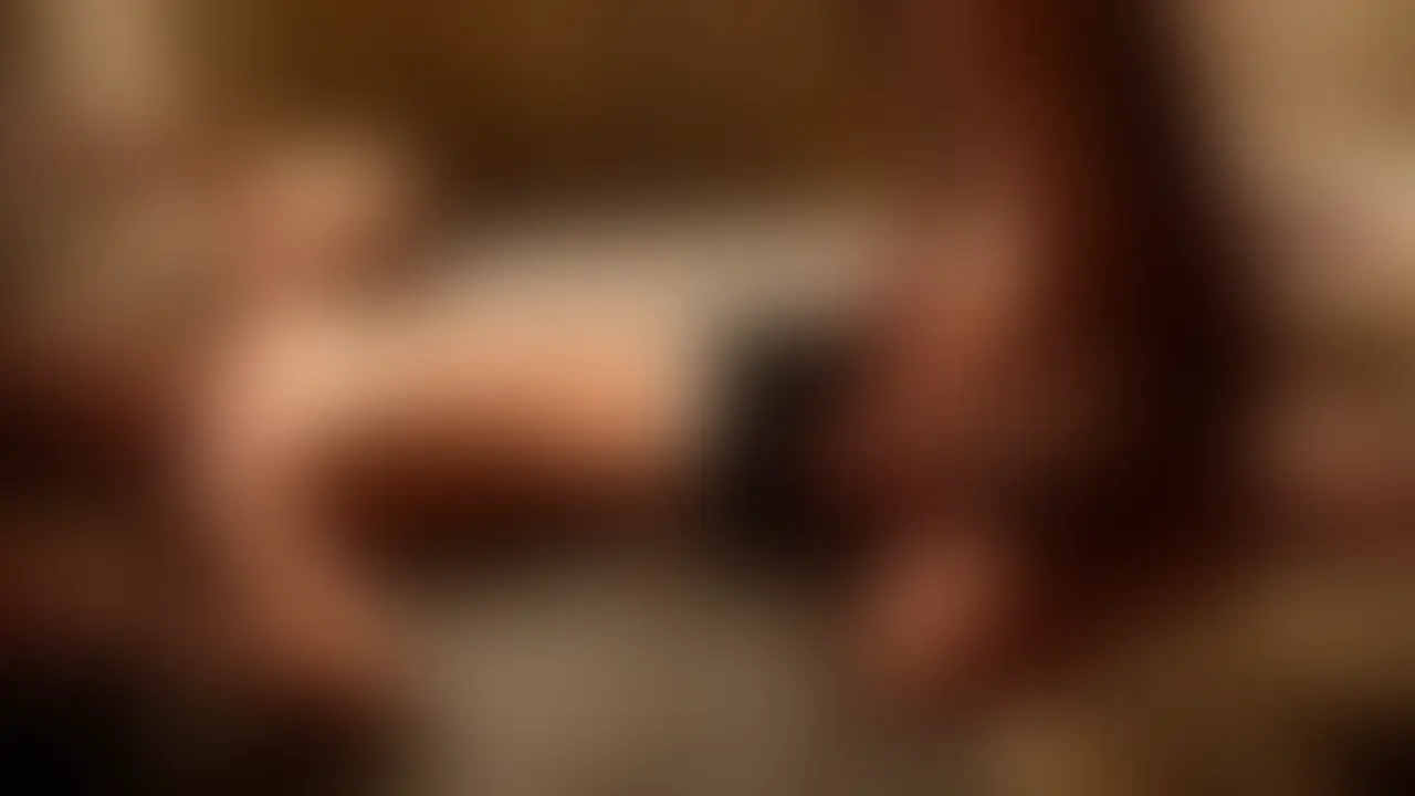 歳下君の鍛えられた身体見てるともうどうしても舐めたくて我慢出来なくなっちゃっておちんちん貸して貰ったᐡ•̥ ·̫ •̥`

私にこれからいっぱい寸止めされていじめられるとも知らずに貸したこと後悔しちゃえ🤭

先っぽじゅるじゅる吸いながら根本まで咥えられるのが好きなんだもんね♡

吸う度に悶絶してえっちな腰くねくねさせて可愛かった♥

でも…イかせてあげないよ？
何度も何度も我慢させて金玉パンパンにさせてあげる( ¨̮ )

乳首もいじいじしながら舐めるの楽しい♡

私に敏感な所探られて全部バレちゃったね？

おへそも敏感で感じちゃってるのえっち🥺

でも、、射精しそうになったら腹パンして無理矢理我慢させて私の思い通りに従順させる^_^

寸止めされ過ぎて我慢汁止まんないね🍼

最後は激しくしこしこしたり先っぽこねこねして射精させて骨抜きにさせちゃった笑

ほらイけ♡雑魚ちんぽ♡沢山ピュッピュ出せ♡
って耳元で呟きながら射精煽ったらすぐ射精しちゃってんの笑

雑魚ちん可愛い🥺♡ (2/2)