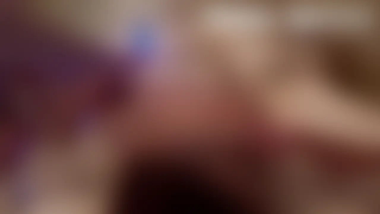 おもちゃでガチ攻め💕
頑張って耐えてるけど、、💦💦
乳首挟まれてぴりぴり電流でビクビクしちゃってイクの我慢してるけど何回かイッてるのは秘密💕💕
彼女が他の男におもちゃで攻められて気持ちよくなってもしこしこしちゃう??😚 (2/2)