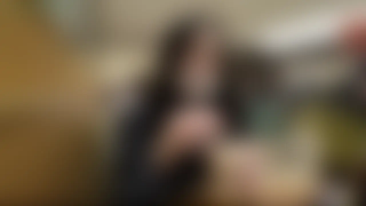 配信始めてすぐにランキング1位になってた美人ラウンジ嬢ちゃんと買い物デートしてからのホテルでハメ撮りエッチ。 (2/2)