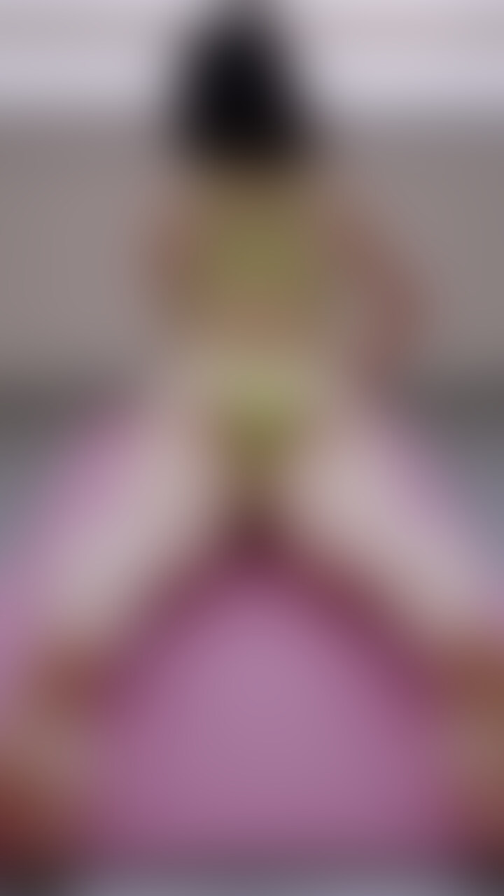 両脚をしっかりと伸ばして今週をスタートしましょう♪😋💖 (2/2)