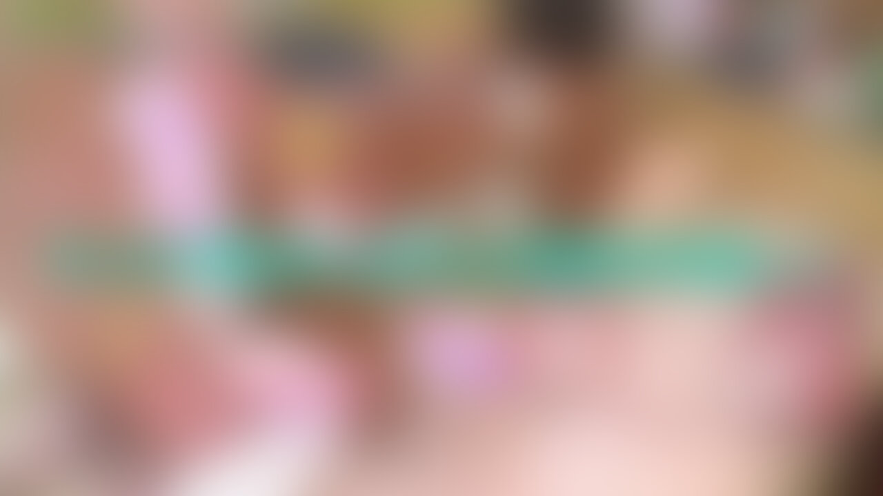 モモンガ○○○リフレでヤバい趣味の方々に大人気のチッパイ黒コギャルちゃん!
妊娠堕胎も数回経験しそれでも僕から中出しされまくりwww
今回も全裸ルーズソックス姿で僕にイラマチオされたりしちゃってます!
更にその様子もバッチリ撮影!
この動画の前にも中出し1発決められ子宮内には僕の精子達が元気よく泳いでいますがまだ射精し足りないので
黒コギャルちゃんを完全オナホ扱い!
まずはフェラチオでチンポを固くしてもらってからのイラマチオ!
そして1回目の中出しでズルズルのオマンコにより子宮内に精液を注入できるバックで挿入!
自分の精液でヌチャヌチャのオマンコは凄く気持よくこの小さなオマンコが既に僕の○○○を3回妊娠しているかと思うとゾクゾクしますwww
その余りの気持ち良さに「中に出してください」っと黒コギャルちゃんに言わせて遠慮なく精液を注入!
避妊してないオマンコ内で思いっきり射精できるので2回目の射精でも凄い量が出ます!!
妊娠しちゃう子宮内に精液を注入って最高な射精ですwww
今回はその様子を撮影した動画2アングルで皆さまにお届けいたします!
チッパイ黒コギャルちゃんの孕ませ中出しを是非見て下さいね (2/2)