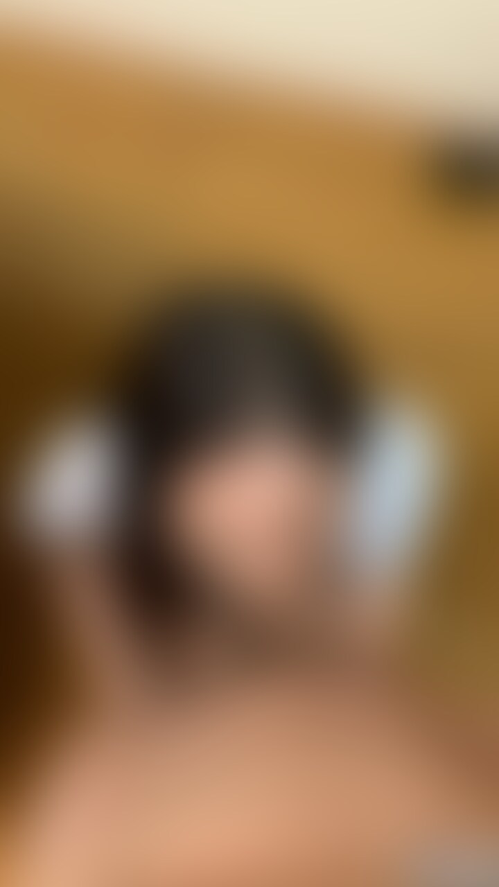 タイJD制服シリーズ💁♀️
この動画はフェラ・イラマ・立ちバックのプレイです❤️
シャツはイラマの唾液で汚れ💦スカートは精子で汚される💦
主観映像になります❤️ (2/2)