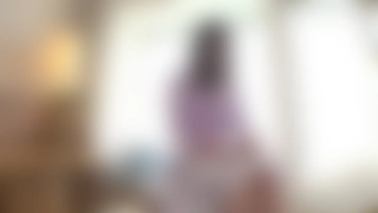 今回のNちゃんは24歳で普段は看護師さん。
ラベンダー色のトップスに花柄スカート、紫陽花色のバッグまで持ってて、なんだか花ガールって感じで可愛いw
最初はガッチガチに緊張してるみたいで、上目遣いでぼそぼそ小声なのもめちゃ萌えました!(^^)!
でも、身を任せてるようで実はわりと積極的!手マン1本から「2本で激しくしてほしい」って自分からおねだりしてきてギャップやばいw
微乳好きも満足の美しいバストに加えて、騎乗位も予想以上に上手!
本当は慣れてるんじゃ…?って疑いたくなりますw
最初の緊張顔が、最後は大声で喘ぐくらい乱れてて最高でした! (2/2)