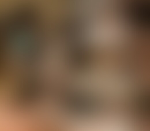 超アイドル級にかわいい19歳のマッサージ嬢が「やめてくださいぃ…!!」と叫びながら彼氏以外のちんぽで連続でイカされまくる様子
日々の業務で疲れた身体を癒すため若い女性が多く在籍している派遣のマッサージを呼んでみました。
期待に胸を膨らませて今回も2台体制でカメラを仕込みベッドが写るナイスポジションにさりげなく設置。
やってきたのは小柄で華奢な超アイドル級にかわいらしい女の子!
現在は19歳で大学には通っておらずにこの仕事だけしているようです。
1年ほど前から付き合っている彼氏がいるみたいですが、付き合い当初と比べてエッチの回数も減ってきているみたいでした。
すごく愛嬌もある子で「お○○○さんだったらすぐ彼女できますよw」なんて言ってましたが、自分と付き合えるのか聞いてみると笑って誤魔化されてしまいます。
楽しくお話をしながらさりげなく太ももに手を置いてナデナデしてみます。
「ダメですよw私もお店に怒られちゃうんで…w」と笑顔を崩さず丁寧に注意されてしまいましたが、あまりにかわいいのでしつこく触りまくっちゃいました。
仰向けになってさりげなく服の上からおっぱいをもみもみしてみると「触っちゃダメですよwそういうお店じゃないですからw」と必死に胸を隠しております。
お金を払うから裏オプションはないかと聞いてみたですが「うちのお店はそういうのしてないですからw私もダメですw」とはっきりとお断りされてしまいました。
仕方がないので鼠径部のマッサージをお願いして強引にパンツの中に手を入れさせてちんぽを触らせると「ちょっとちょっと!やめてください!」と腕を抜こうと必死でしたが力づくで触らせちゃいます。
興奮しまくってしまった私はそのまま彼女をベッドに押し倒して○○○キスして舌をねじ込んじゃいました。
「ホントにダメですって!ホントにやめてください!」とバタつかせる手を強引に押さえつけて首筋や耳を舐めまわし、服の上から乱暴に胸を揉みしだきます。
○○○服を脱がせて透き通るほど真っ白で華奢な身体にについたピンクのブラジャーを捲り上げます。
露出された小粒でピンク色のキレイ過ぎる乳首にむしゃぶりつくと「ダメ…?んんっ…だめっ…」と顔を背けながらも呼吸を荒げて感じてしまっているようでした。
身体中を舐めまわしながら乱暴にズボンを脱がせて脚を開かせ股間に顔を埋めてキレイなおまんこをぺろぺろしちゃいます。
愛液がどんどん溢れ出て来たかと思うと「いやぁ…やめてぇ…あっ…あぁっ…!」と身体を大きく痙攣させながらイってしまったようでした。
彼氏とのエッチで満足できていないようで、かなり敏感な身体をしているようです。
興奮しまくってしまった私は彼女の顔に跨りちんぽを咥えさせます。
口に突っ込んで喉の奥まで突いてあげると「うぐぅ…うぅー…」と苦しそうに呻いて脚をバタバタさせておりました。
フェラだけでいいからちゃんとやってよと半ば脅迫すると「ホントにそれだけでやめてくれますか…?」と泣きそうになりながら自分からフェラチオしてくれました。
もちろんフェラだけで良いはずなどありませんのでベッドに押し倒して○○○パンティを剥ぎ取ると「でも…!あの!やめてくれるって…!」と何やら言いかけておりましたがお構いなしに膣の奥まで一気に挿入しちゃいました。
彼女の子宮をぐりぐり擦るように激しくピストンしてあげているうちに、苦しそうだった喘ぎ声がどんどん艶を帯びてエロくなっていき、身体を大きくエビ反りながら「ダメぇぇえぇ…!!!」と中でイってしまったみたいでした。
しかもイったばかりのまんこを続けて激しく突いていると連続で何度もイっちゃうタイプのようで、小刻みにイキまくる姿が最高にかわいくて興奮してしまいます。
イキまくってるうちに「きもちいい…!!きもちいいよぉ…!またイっちゃう!!」と自分から腰を動かしてイキまくっています。
俺とセフレになろうと提案してみると「…うん。きもちいい…彼氏よりいい!」とすっかりちんぽの虜になってしまっておりました。 (2/2)