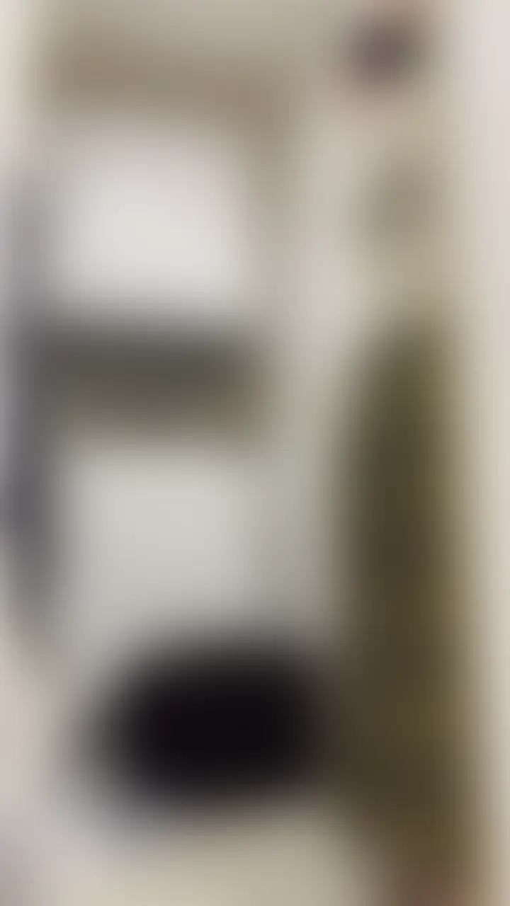 普段は真面目な先生で2児の母の清楚妻
新しい水着と下着の試着動画 (2/2)