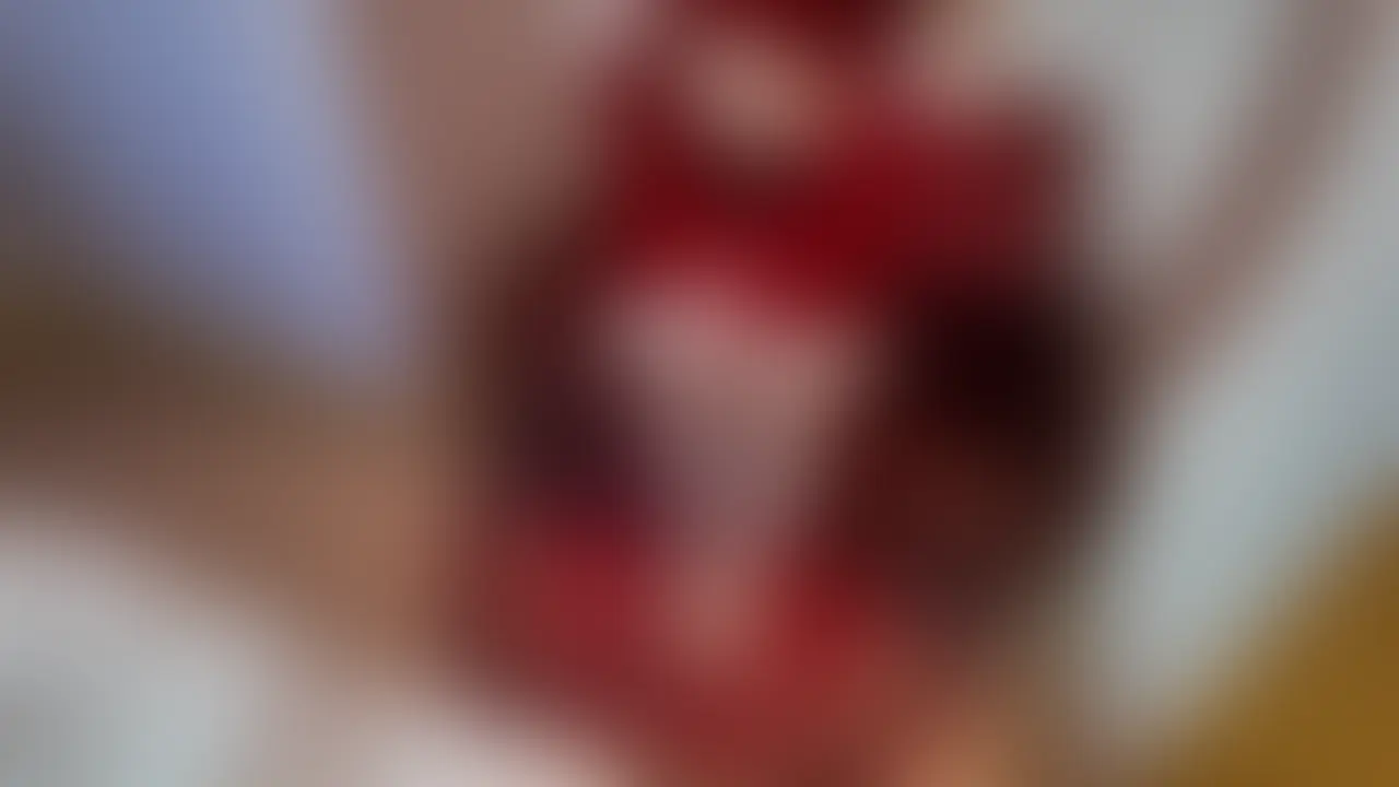 西◯アナ似×美人インストラクターの彼女と再会。
しかもまさかのサンタコスで登場してくれました。
実際に会うとよくわかりますが、写真以上に圧倒的な美貌とスタイル。
引き締まった腹筋ライン、細いウエスト、主張しすぎない胸。
普段はジムで男性に声をかけられるそうですが、納得のオーラでした。 (2/2)