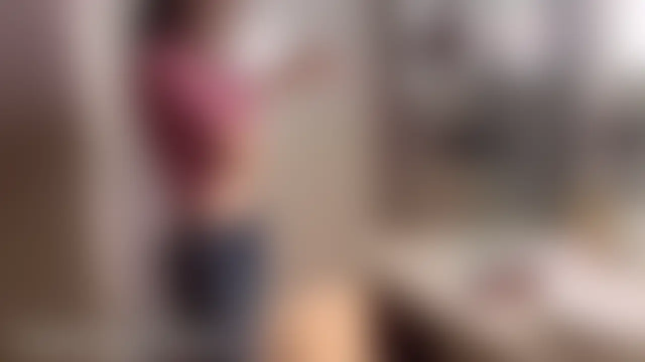 DMから仲良くなった彼女。
Twitterではスレンダーな下着姿を晒していて以前から興味を持っていたところ、ひょんなことから会うことに。
初めての出会い方、オフパコ、ハメ撮りと初物づくしの密会でした。
スレンダーなのに大きめのお尻は最高のギャップで、中でもイッてしまうポテンシャルも垣間見れました。
くびれた腰回りからボリュームのあるヒップラインは刺さる人にはぶっ刺さること間違いなし。
アイマスク全編83分4秒(単品販売あり) (2/2)
