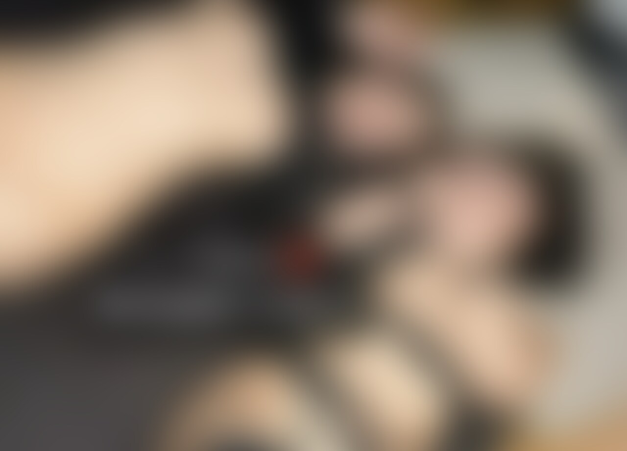 完全顔出し♥️
クシザシ、ホント二、モウ…スキ。
冒頭からたっぷりレズプレイ🤍
キス、おっぱい、全身を2人で沢山いじり合いました🫣
顔見知り( ? ) の男の子2人以外は、全くのはじめましてさんばかりの中
部屋に入って15分で大乱交に発展したのはわいちでも初めてかもしれない…
一緒に居た女の子の舐め方や触り方がめちゃくちゃセクシーでどエロいですっっ
挿入シーンでは、いろんな体位でいっぱい突かれちゃいました…
常におチンがすぐ側にたくさんあってむっちゃくちゃ興奮しました♡
お隣のネコちゃんの喘ぎ声とかセックスしてる音が聞こえるから余計に興奮する😵💫🤍🤍
いっぱい中出しされてるのにピンピンしててド変態お○○○さんでしたっ (2/2)