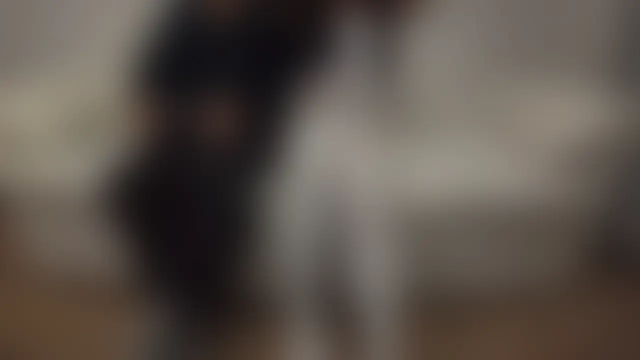 アイドル級の可愛い女の子が彼氏の目の前で3人の男から寝取られる!
街中で某芸能スカウトマンから声かけられるくらい可愛い彼女。
声も子猫ちゃんみたいで
可愛いくてスタイル抜群、男たちは我慢の限界!
彼氏のち○ぽ当てゲームを開催
果たして彼氏は彼女から見事当ててもらえるのか…!
彼氏がかなりの変態なんで、だから私もこんな身体になっちゃったんです。
寝取られに興奮を覚えて、しかも複数人から彼氏がいる前で廻され喘ぎイキ狂い連続で生中出しされる。 (2/2)
