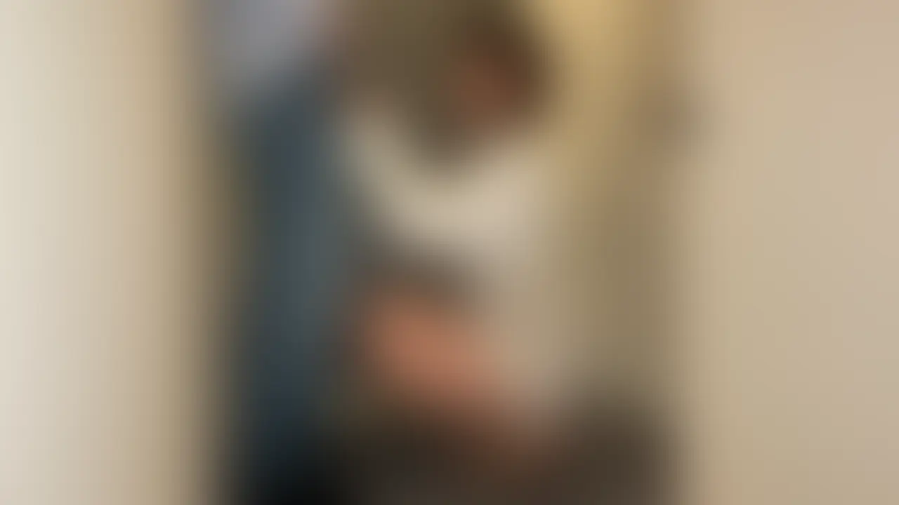 【デリヘル】りんちゃん【即尺フェラ】
出会ってすぐにフェラチオ即尺コースと顔出し動画撮影コースのオプションでデリヘル風俗嬢のフェラ抜きを撮影しました。サービス抜群、愛嬌抜群、テクニシャンの濃厚フェラチオサービスでどぴゅどぴゅ口内射精! (2/2)