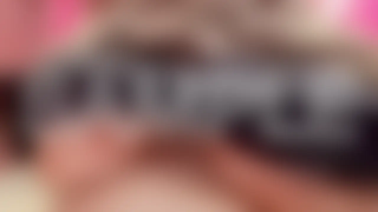 今作は超貴重映像です!過去最大級のLカップ乳の低身長妊婦(臨月37週)が初登場!
身長143センチの小柄体型でこんなにでかい乳の妊婦さんは初めてです!出産直前でお腹張りながらもガチイキ中出しSEXの撮影に成功しました。
撮影中お腹が張って動けなくなることがたびたびあり過去の撮影経験から37週ですが出産が近いと感じました。 (2/2)