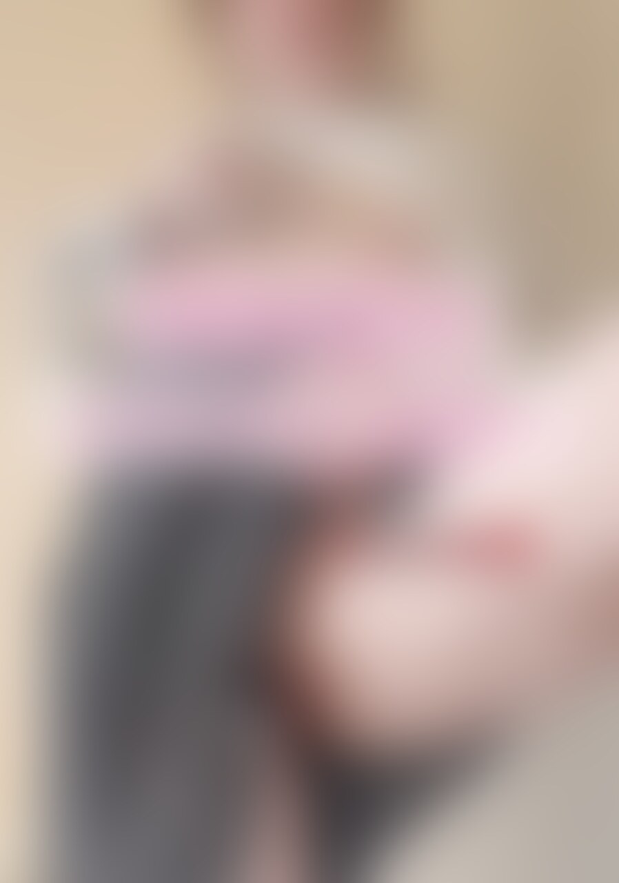お子の卒業式後にムラムラ…
お風呂で隠れてそのまま
乱れてオナニー。
母乳あり、電マあり。
生理中だった事忘れて何回もイッてしまってます♡
血←は映ってません。ご安心を😉 (2/2)