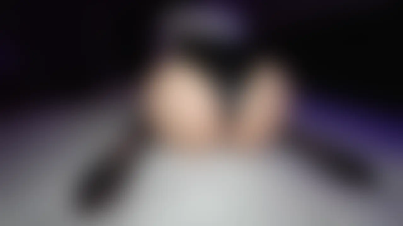 【裏垢女子みずほの94cmデカ尻を複数で好き放題バチボコ中出し】
裏垢で変態プレイを晒している女子みずほさん。
94cmの圧巻デカ尻を突き出し、複数人の男たちの前に跪く。

「ふふっ…裏垢のみずほだよ(´ω｀*)このデカ尻、今日も好き放題に使って…バチボコに犯してね」

お尻を両手で広げて自らアナルとマンコを晒す変態女子。
複数人で交代しながら激しいピストンが始まる。

「んあっ！オホッ…！デカ尻にぶち込んでぇ…！激しく…もっとバチボコに突いて…(´﹃｀)」

94cmの巨大尻が波打つほど容赦ないピストン。
男たちが好き放題に前後から突きまくり、中出しを繰り返す。

「あっ！あんっ！オホオッ！！中に出して…何人分でも中出ししてぇ…！この変態尻、壊れるまで使って…(´艸｀)」

デカ尻を掴まれながら何度も中出しされ、精液でぐちゃぐちゃになるまで犯され続けるみずほ。裏垢女子みずほの94cmデカ尻を複数人で好き放題にバチボコ中出しする、変態ハードコアな濃厚作品！ (2/2)