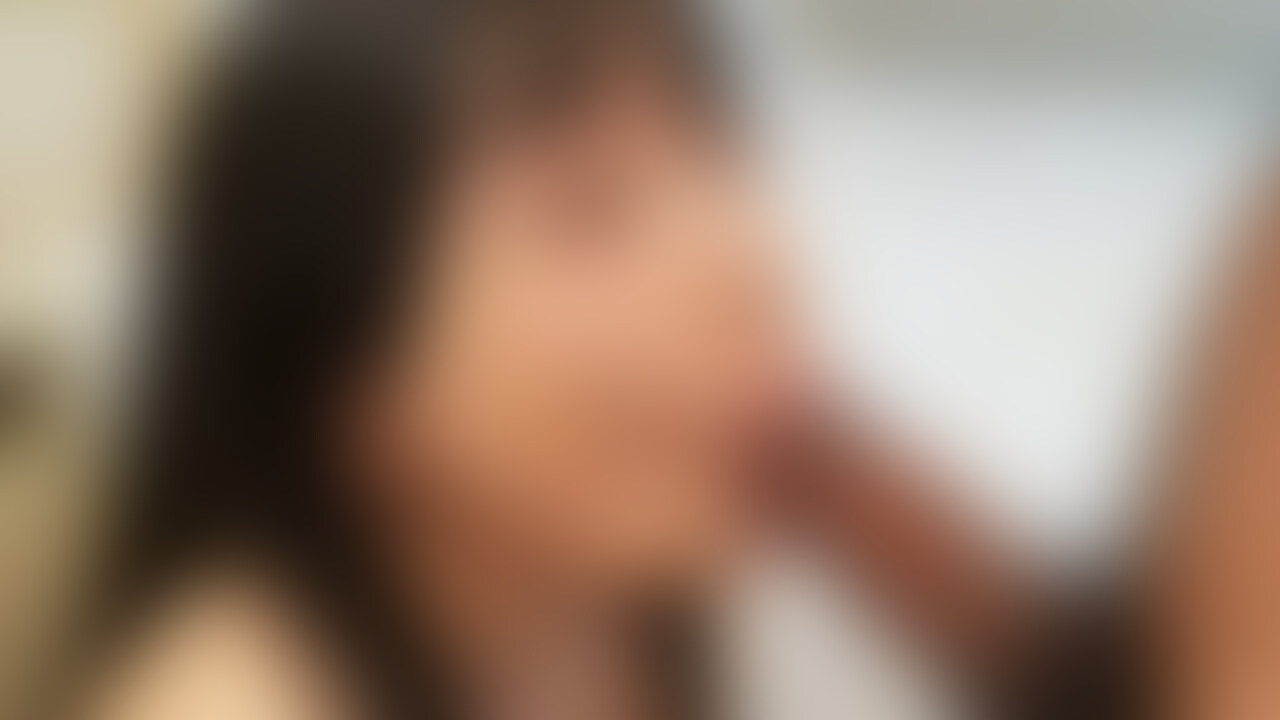 ゆあちゃん【素人/暴発/口内発射】
おフェラのお仕事にやってきた素人ちゃん。初めてのエッチなお仕事に戸惑いながらも、「舐めるだけなら…。」と勃起したチンポをお口で咥えてくれました♪鬼頭集中責め、根元まで咥え込み喉奥でシゴきあげるディープスロート、玉舐め、高速バキュームフェラと、フェラのレパートリーも様々!そんな楽しんでる女の子が、予告無しで暴発ザー汁を発射された瞬間の十人十色のリアクションをお楽しみください。 (2/2)
