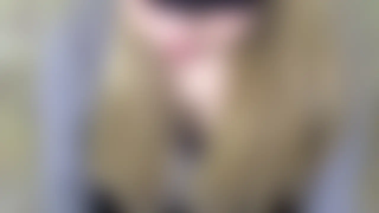 この日はソファーでガッツリ犯しました!せっかく他人の妻を寝取っているわけなのでカメラ映りはあまり気にせずプレーに集中しました!最近なぜか中出しを拒まれるのでもしかしたら、他に男ができたかもしれません😢教育も順調にすすんでいるのでなんとか関係を続けるようにしたいと思います。スタンダードプランで続きが見られます。 (2/2)
