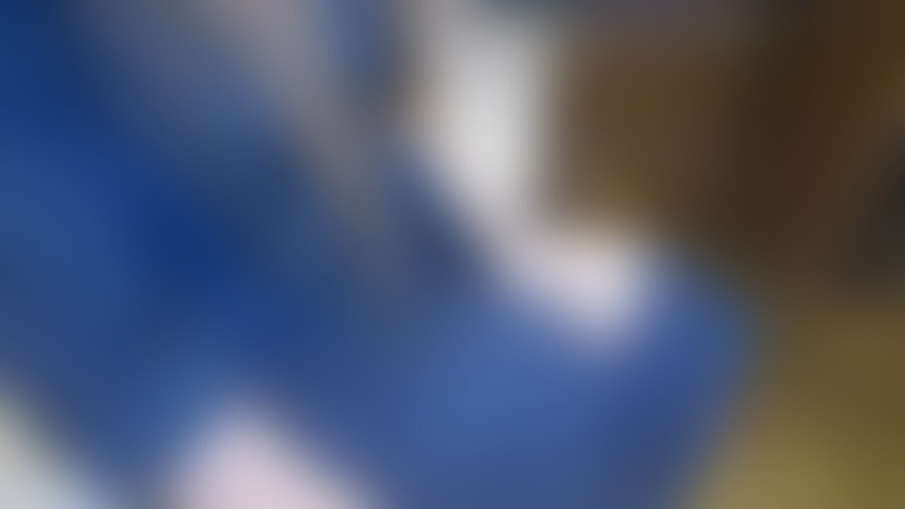 珍しい清楚装いの嫁ちゃん、しかし、アソコを刺激してやるとみるみるシミを作って感じていく、嫁ちゃん、むっちゃり脚がエロエロ、 (2/2)