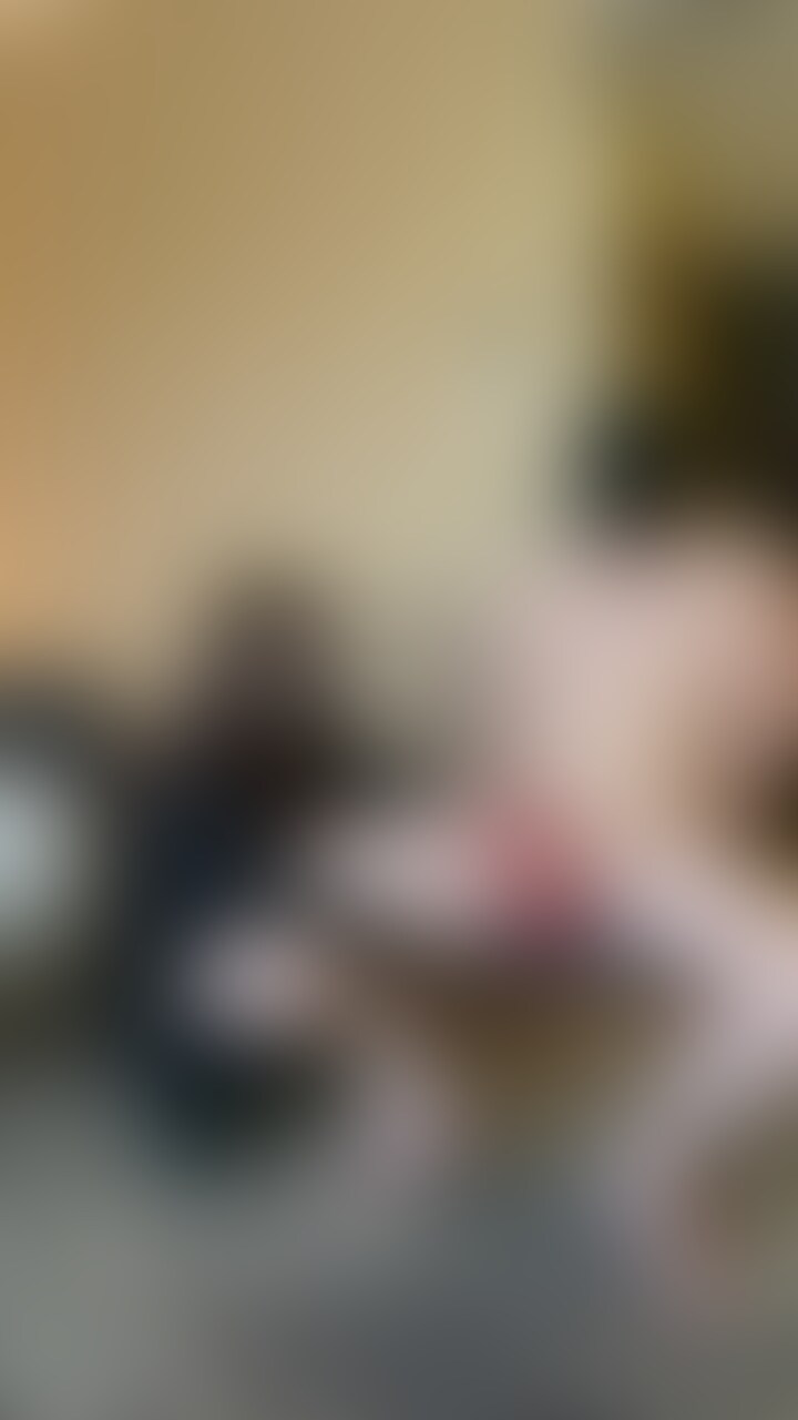 Aの脱ぎたてパンツでシコシコ♡
先っぽをローションたっぷりパンツで磨いてあげました🤗 (2/2)