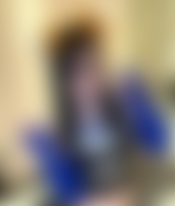 手コキ講習、フェラOP【新人女子大生】大人雰囲気漂う色気MAX美女の再講習。き〇ねダンスコスでねっとりローション手コキ!何とか耐えきり、柔らかい舌使いの極上フェラを堪能。快楽が最高潮になり即大暴発。フェラ射精×1発
~~~~~~~紹介~~~~~~~
職業:大学生(お嬢様校)
年齢:20才
良いとこの女子大に通う、学生さんの再講習です。
不甲斐ないことに前回もすぐにイかされてしまったので、
即再講習の予定を組みました!
しっかり抜いておいたので我慢できるはず・・・(笑)
今回はき〇ねダンスのコスチュームに着替えてもらい、
コスプレ講習も兼ねました。
恥ずかしそうに腰をフリフリする姿が、なんかもうエロいです。
こんなに可愛いきつねさんを飼いたいものです(笑)
まずは、おさらいがてら手コキ講習からスタート!
しっかりお客様に挨拶をするところから叩き込みます。
彼女お得意の、太ももサワサワ焦らしから入り、
おちんではなく、玉を丁寧にサワサワ。
柔らかい手の感触に、
触られていないのにどんどん私のおちんが勃起していきます!
竿と亀頭も丁寧にサワサワしたら、
本格的にローションを垂らして、
しごきだします。
まじで上手すぎて可愛すぎてヤバいです。。。
ただ、ここでイってしまっては前回と何も変わりません!
ギリギリで耐えて、本命のオプションフェラ講習に進みたいと思います。
フェラのやり方は分かるとのことなので、
取り敢えずお手並み拝見とばかりにフェラ講習もスタート!
やはりこの子は流石です。
フェラでもすぐには咥えず、
竿や亀頭を丁寧にペロペロして焦らしてきます。
咥えてジュポジュポされたときには、
既に快楽は最高潮に達しており、
手コキで昂った分と合わせてあっさり暴発。
本当に情けないです・・・(笑)
美女のフェラは最高に気持ちが良いですね。
すぐに次の講習もしていきます!!!
では! (2/2)