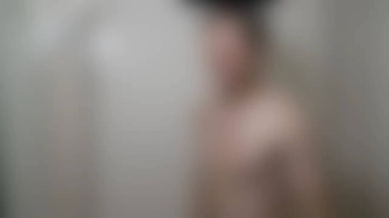 【72時間限定！】大型新人にコールドシャワーのYouTube撮ろうと声を掛けてサブカメラ（全身アングル）でちんちん... sample 1