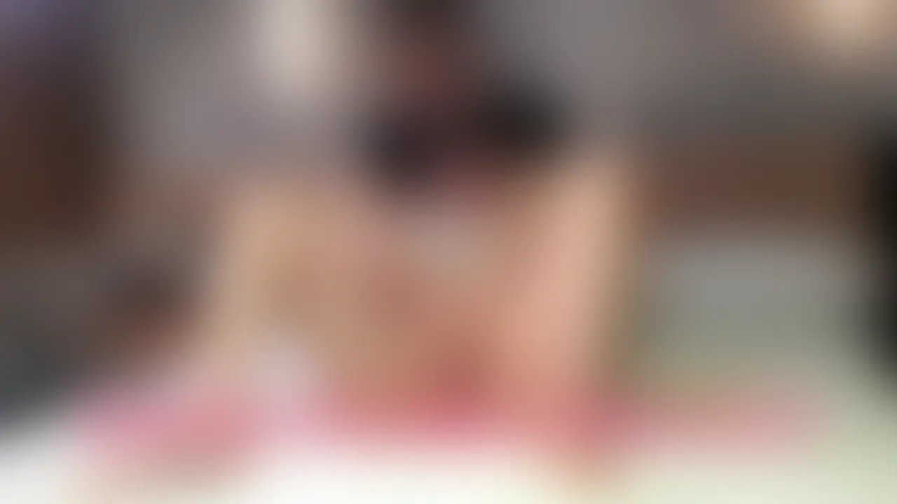 ※フル動画※【19歳 163cm 49kg Cカップ 経験20人】動画を見て気持ちよさそうだと言う軽薄(?)理由で会うことになった地方の学生さん。平日の午後、授業が無い日にお会いしました。大学生かと思ったら専門学校?めちゃ青春しているような容姿でびっくり。かわい目のミニスカートに髪型はメッシュ。それも結構強めで普段会う女の子より強めな感じで緊張しました。
驚きの男性経験数とそれにも関わらずベッドで見せる乱れっぷり…。散々ハメ倒した末路をご覧ください…!
あらすじ(長編サンプル)⇒ https://myfans.jp/posts/9c00a7d9-36d6-422d-bf0d-bed06c42439b (2/2)