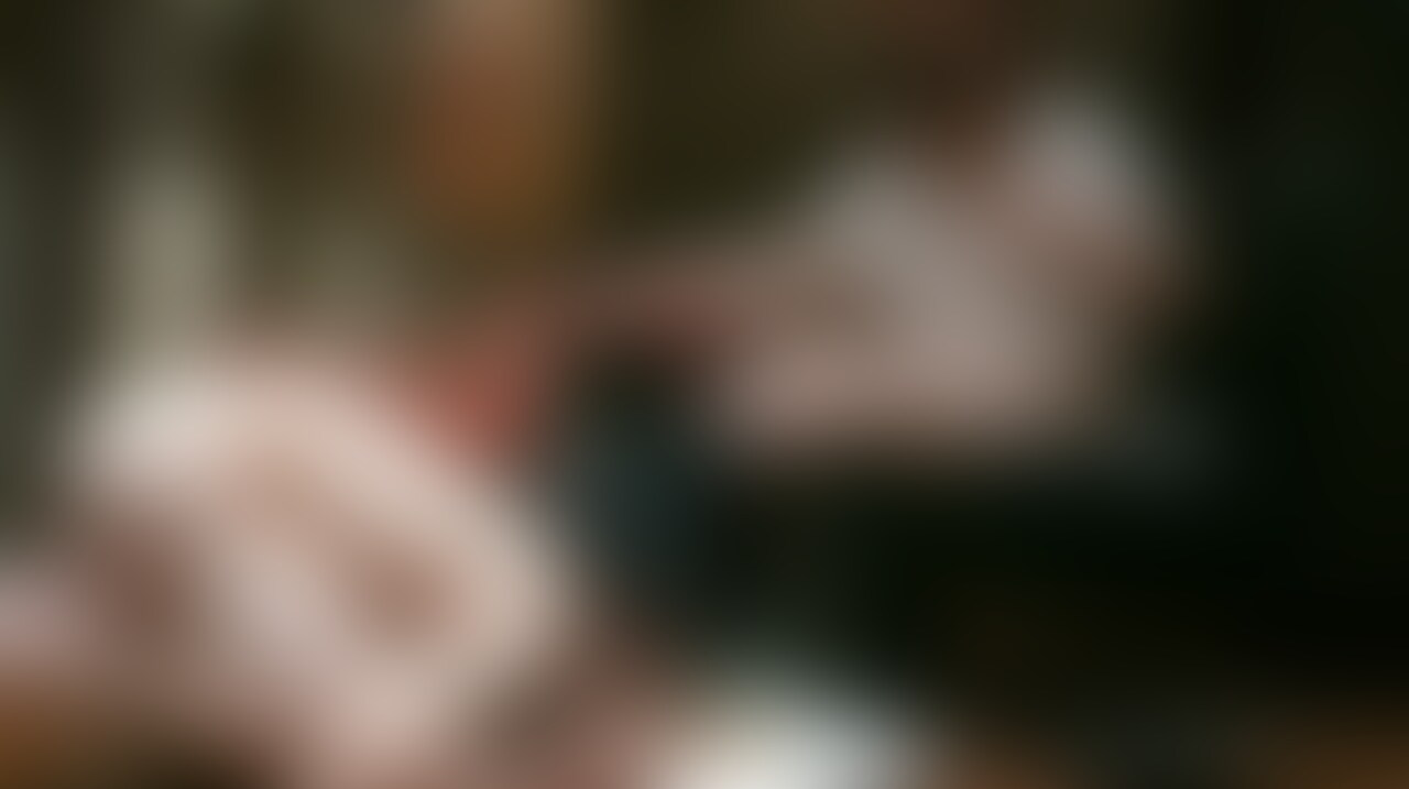 Twitterで人気の踏み活女子れな様のM男責め🐶（19分） ※本編も顔のモザイクがあります 

私物のロングブーツを履いて、M男に餌やり。れな様特製の隠し味入り！ブーツで蒸れた足を嗅がせながら、マゾ犬のオナニー鑑賞では天性のSっ気を感じさせます🐶 (2/2)