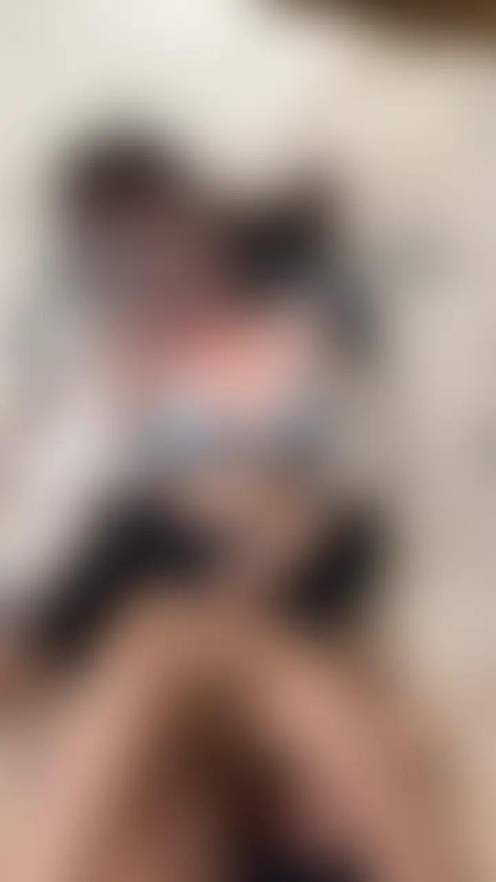 モデル体型の女子大生(60分)
人生初めてのおもちゃ責め。ひたすらおもちゃ責めされて、思わず、じゃーっと漏らしちゃいます。
「見たことない」とデカチンに驚き、最初はデカチンに痛がるも、徐々に感じ始め、次第に「もっと」と求めながら、デカチンの快楽に堕ちていきます。
この日が、”人生で初めてデカチンにハマっちゃった日”、、、かもしれません。そのくらい、デカチンで気持ちよくなってました。
最後は”初めての口の中”をいただきました。
※こちらは過去にも出したことがありましたが、運営側に削除されてしまったため、再掲載。
※投稿したばかりの時は★をつけるのをやめました(皆さまの評価で★をつけることにしました)。 (2/2)