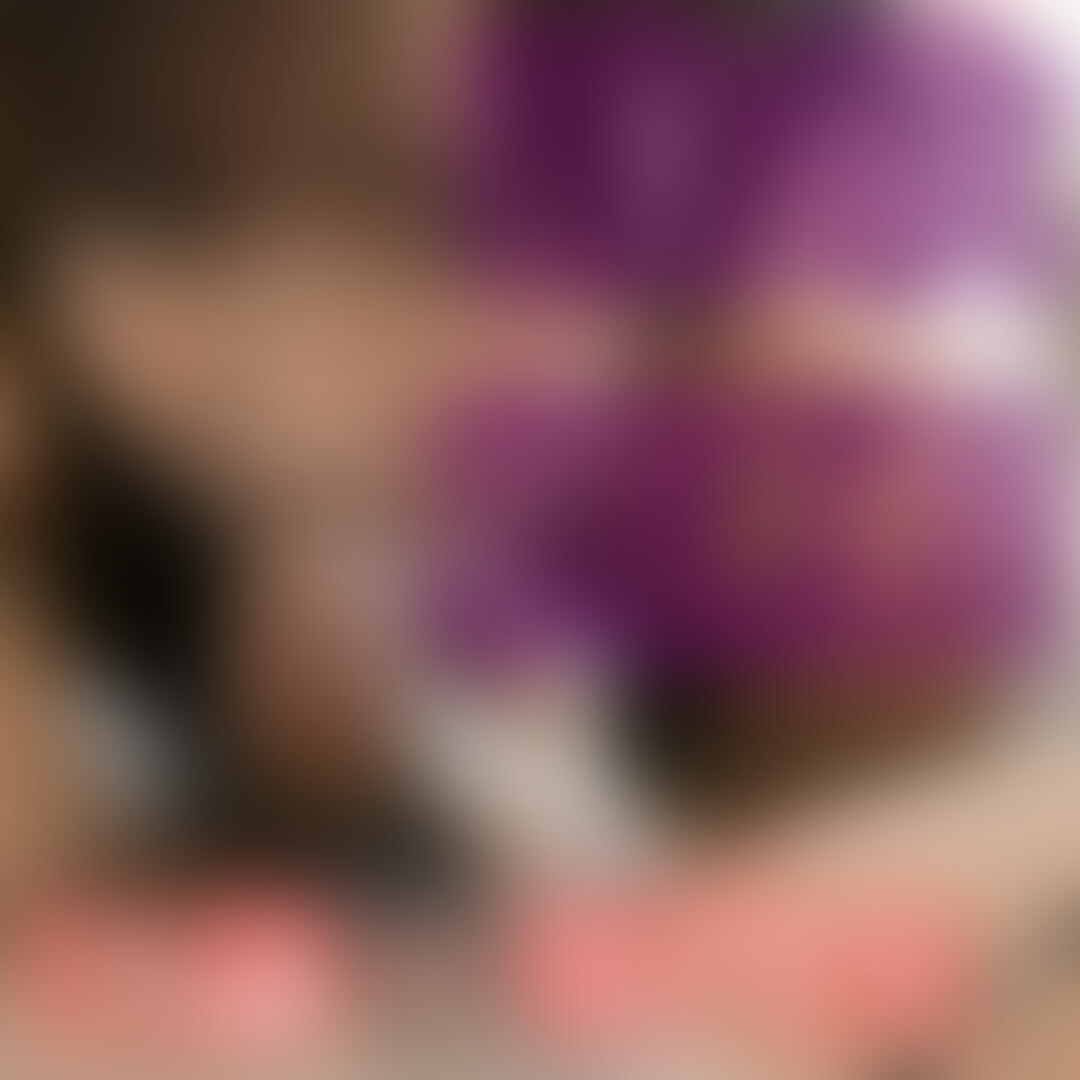 記念すべきmyfans用のハメ撮り第1回目のお相手は、専門学生のミナちゃん(21歳)。
田中●な実に似ている美形で清楚系の黒髪です!!
彼女と出会ったきっかけはネットナンパ。今回でデートするのは2回目なので、ある程度リラックスした状態でスタート。
浴室でイチャイチャ混浴、ソファでハメハメ、口内発射、オナニーシーン、オモチャ攻め、徹底クンニ、ねっとりフェラ、ベッドでハメハメ……と内容は盛りだくさんです!!
クリトリス、Gスポット、両乳首を同時に攻める3点攻め。
電マのように指先を振動させる手マン。
カリの部分をGスポットに押し当ててチンピク攻め。
……などもたっぷり収録しています。
その結果、何度も何度もイキ果ててしまったミナちゃん。
ちょっと攻め過ぎたかと思いましたが、さすが21歳!! 体力と性欲の強さは若さの証明ですね(^▽^)/
サンプル画像はミナちゃんの顔にフィルターをかけていますが、本編では完全顔出し!!
田中●な実に似ている彼女の顔が快感に堕ちていく様子も見どころと言えるでしょうね♪
ファイル形式:MP4
収録時間:1時間08分 (2/2)