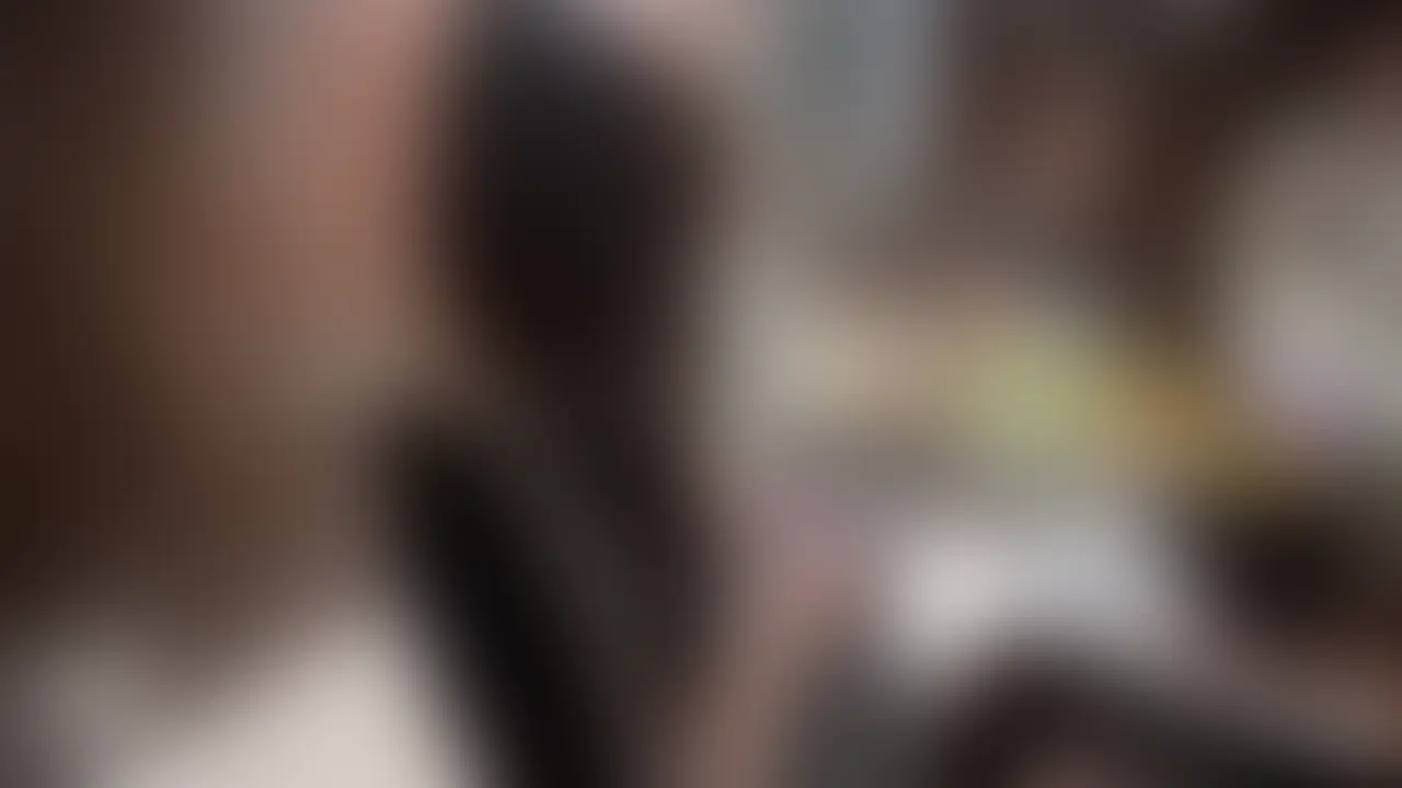 リアル夫婦からNTR応募！相対するは、まさかのFC会員‼ 早漏に悩み「妻を一度もイかせたことがない」という旦那さんと、他人棒でバチボコにされるのにハマってしまった嫁さん二人揃っての応募。 今回寝取ってもらうのは急遽オファーしたプレミア会員さんです！完全ノンフィクションのド素人だらけのハメ撮りは新鮮そのものでしたw 旦那様が目の前で絶望しながら見守る中、開発していく禁断のドキュメント。旦那様の前では決して見せなかった、理性を失い別の男に溺れていく雌の顔は必見！ (2/2)