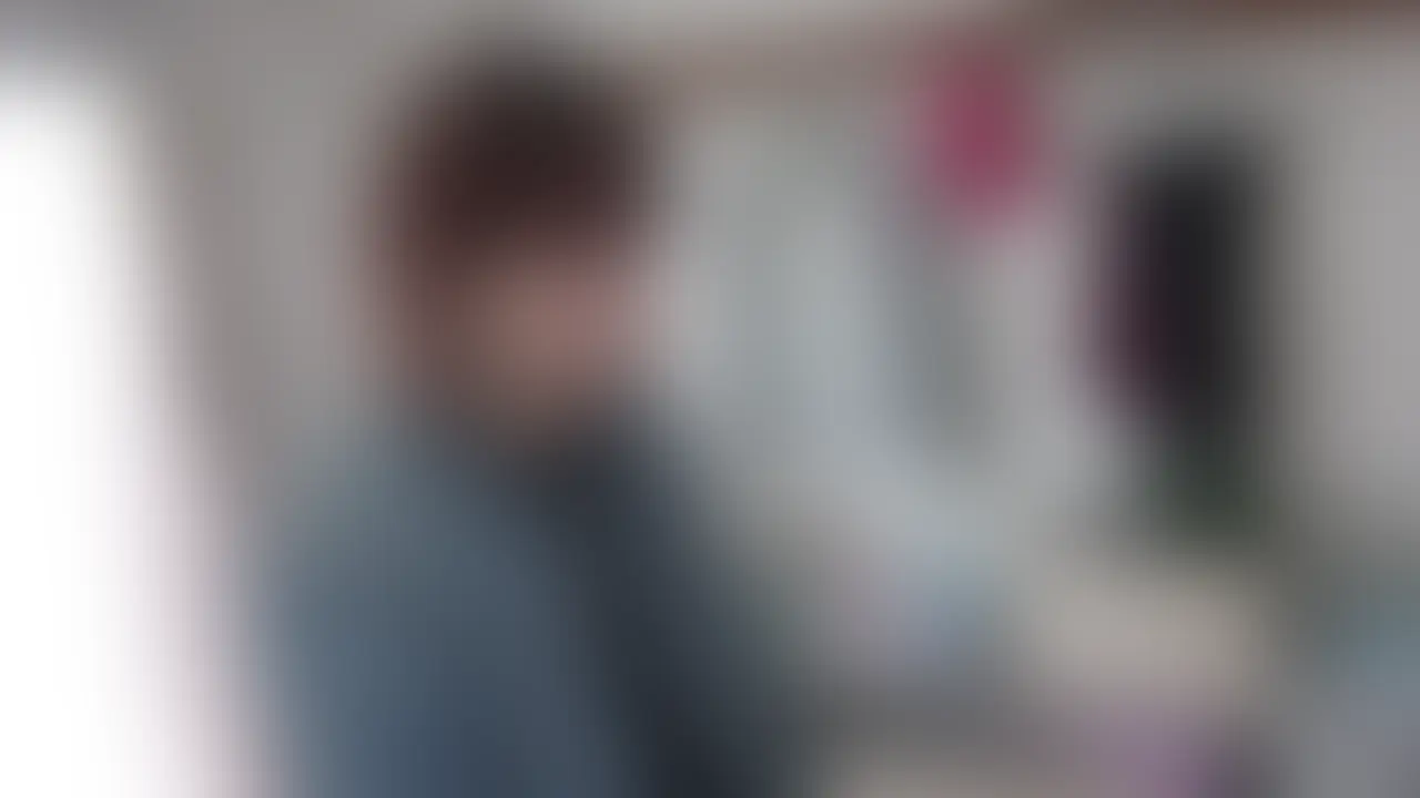 お姉さまの足も、べろべろ舐めたい。
お願い、足を舐めるだけだから。
足の裏までなめて、ぞくぞくする姿をみて、さらに興奮。
「お姉さま……。べろべろに舐めさせて……」。美しいお姉さまの足裏を、ただひたすらに舐め、その反応だけを貪り尽くす――。
ボクの「舌」に対する、お姉さまの「顔・表情・吐息」をじっくり堪能。逸らさせない、隠させない、リアルな「反応」がここに。 (2/2)