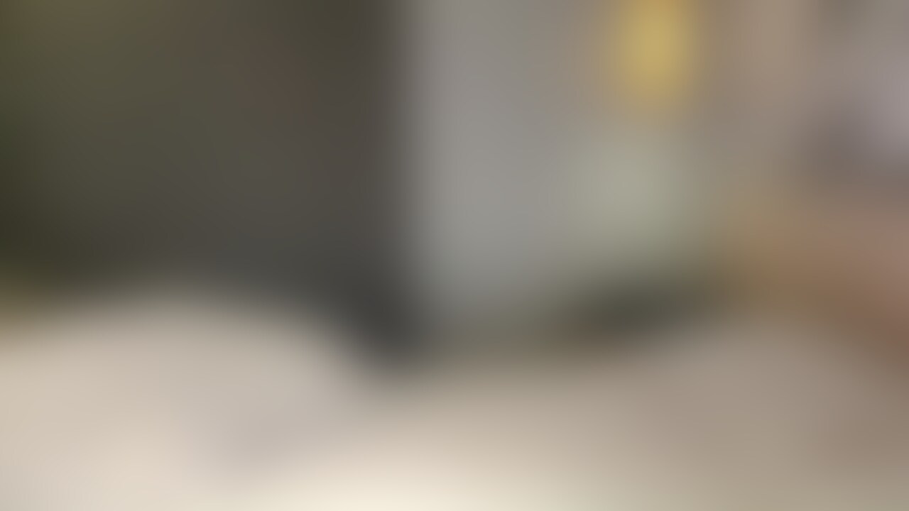 今回はアイマスク装着時の顔ぼかしないので、口元見えてめっちゃエロいです!!
好奇心旺盛で可愛い猫ちゃんの彼女、お外でおしっこしちゃったので歯ブラシ使ってきれいに磨いてあげたよ。
乳首ちゃん、おしっこの穴、クリちゃん、アナルのシワから中まで性感帯磨き。
きれいに磨いてるそばからトロトロに溢れさせちゃうし、アナルにも興味ありそうだったから無断で歯ブラシ挿入!笑
ここまでするつもりなかったけど、なんでも受け入れてくれる変態な彼女が可愛すぎる♡♡ (2/2)