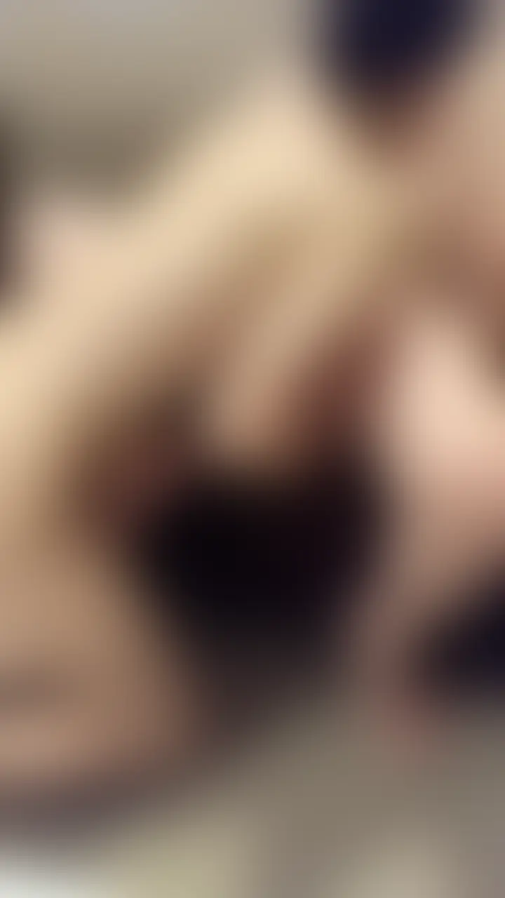 この表情と息づかいの訳は sample 1
